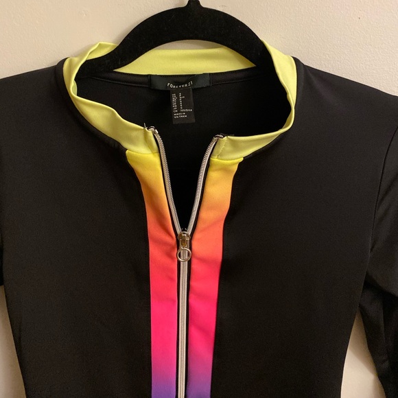 Athletic long sleeved body suit - Picture 2 of 6